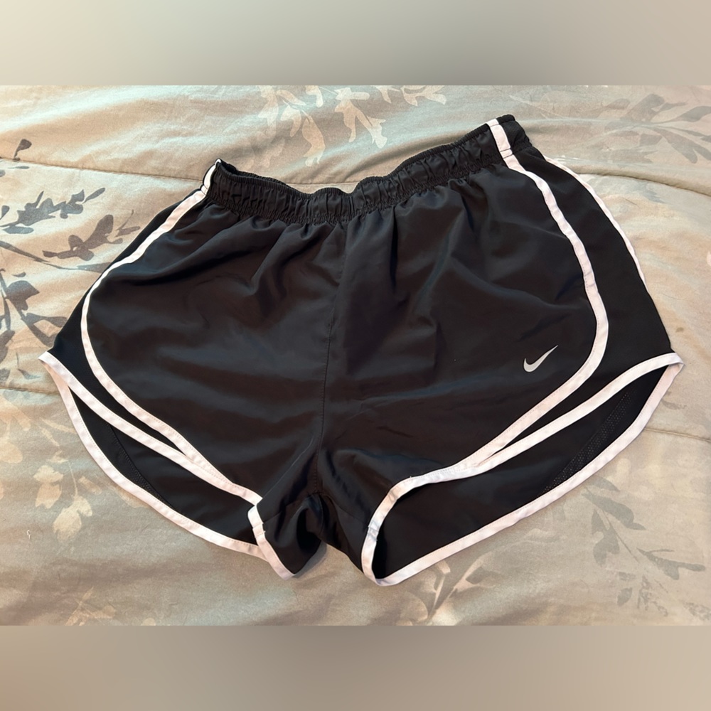Nike Women’s Large athletic shorts